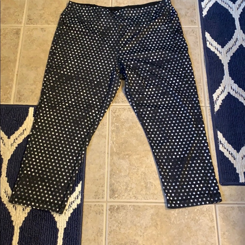 SUPER cute athletic crops